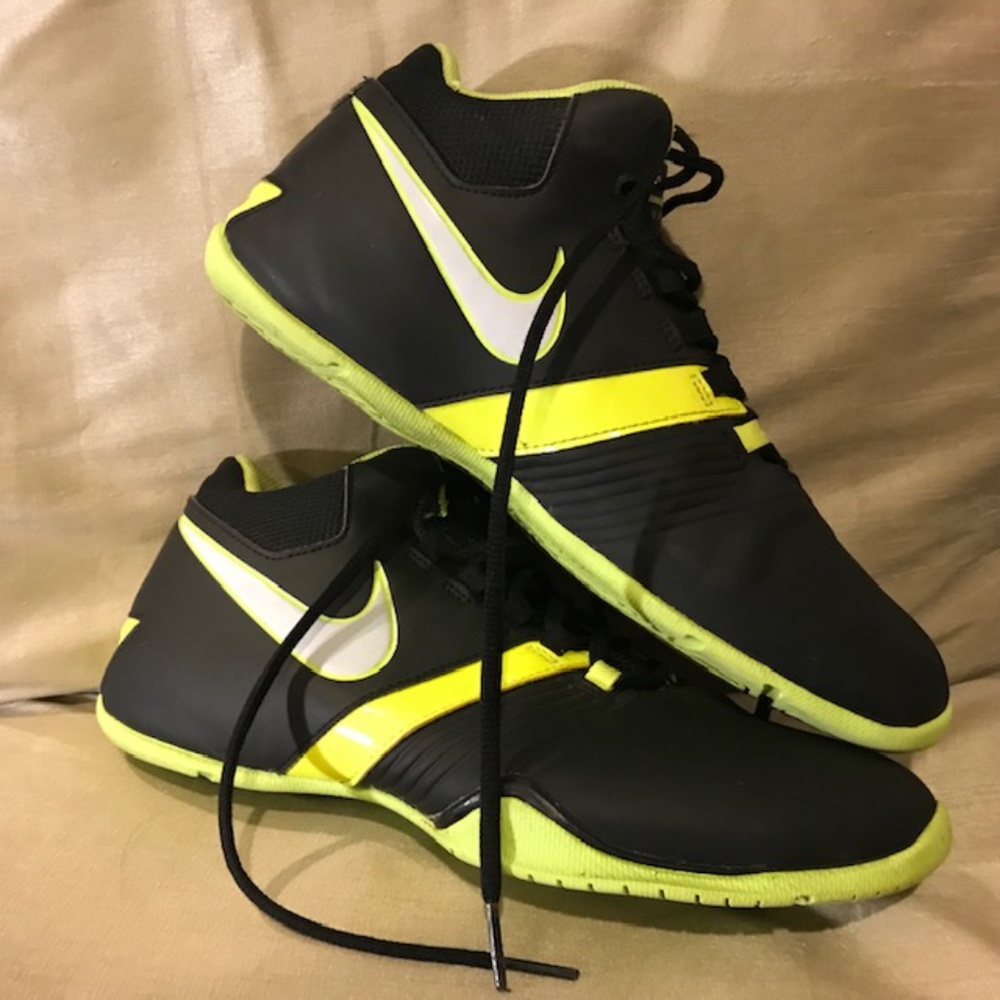 Nike women basketball shoes